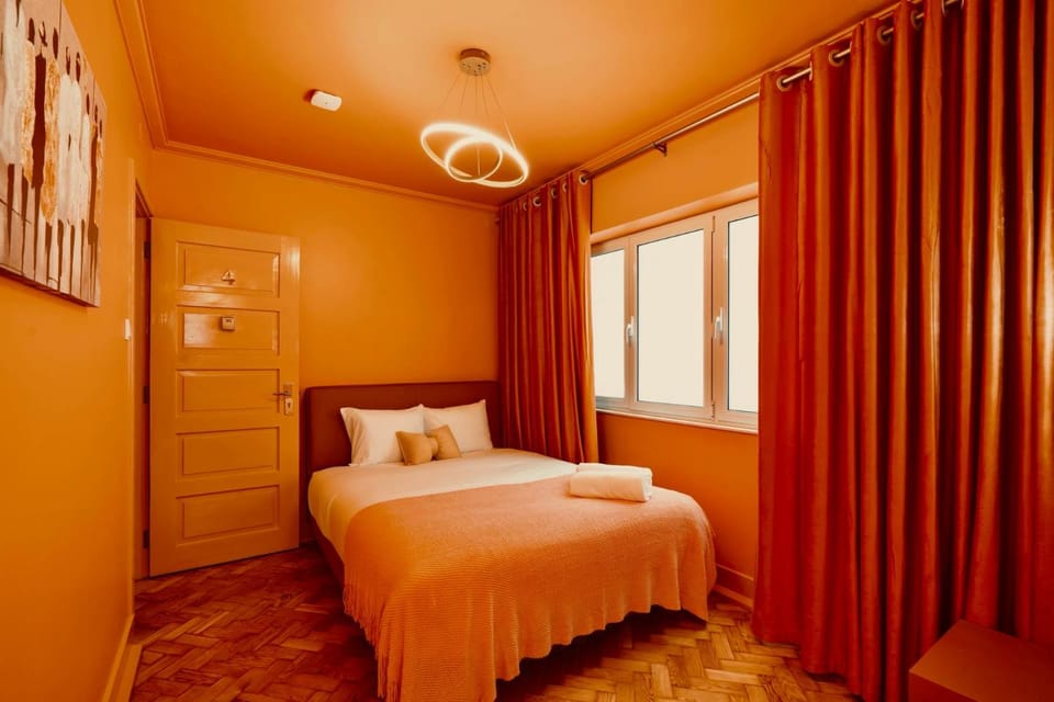 Cascais Cosy Family Suite with Shared Kitchen Bed and Breakfast in Cascais