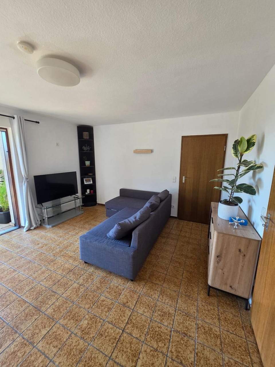 Communal lounge/ TV room, TV and multimedia, Living room