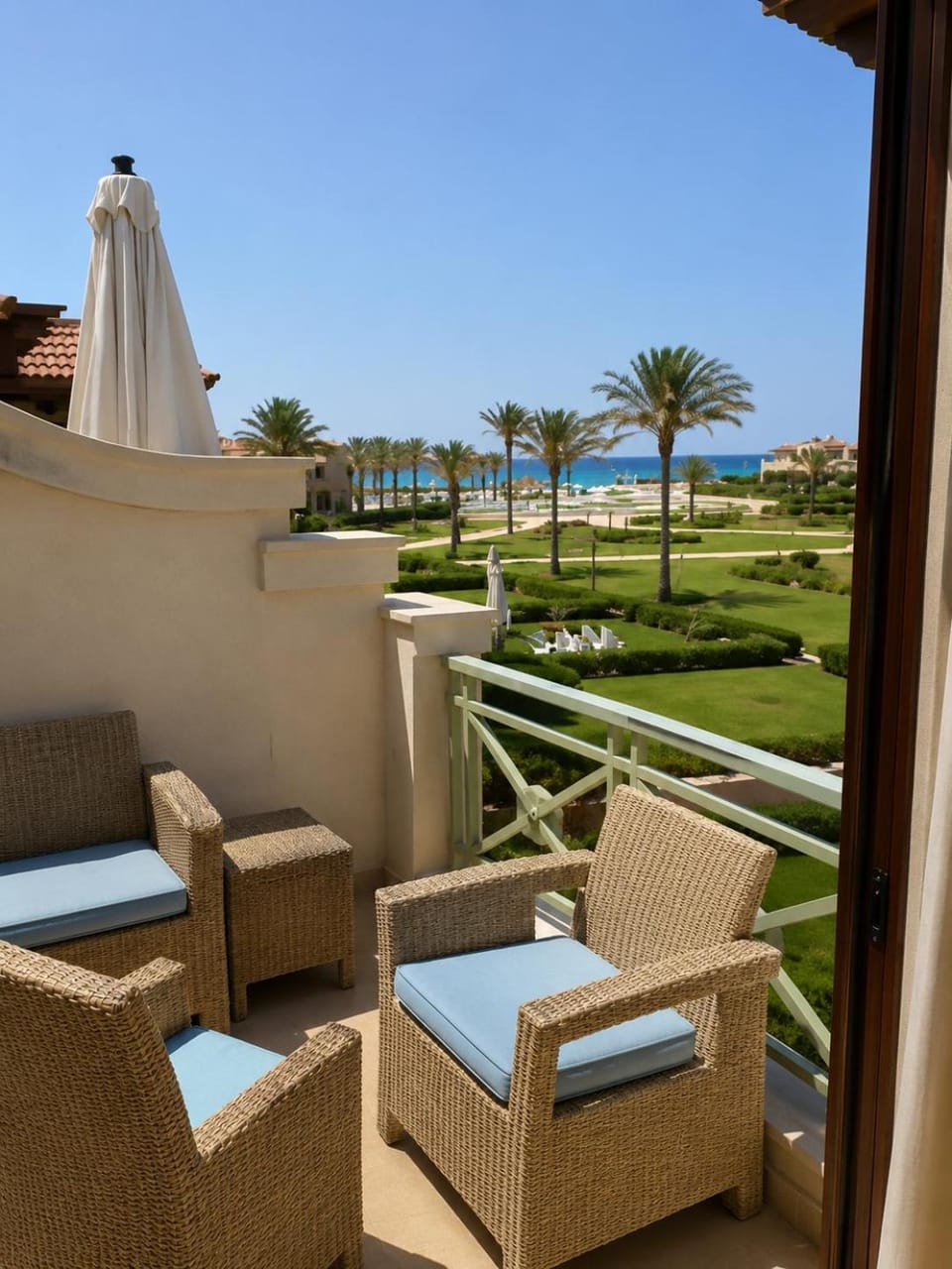 North Coast Beach Front, Luxurious La Vista Bay Apartment in Egypt