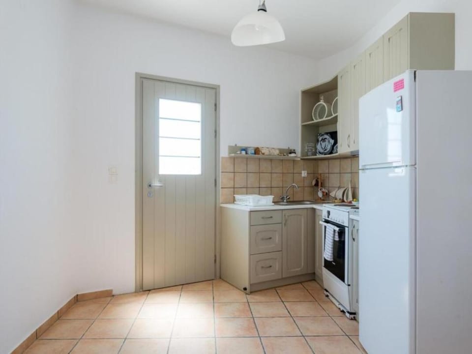 Kitchen or kitchenette, kitchen