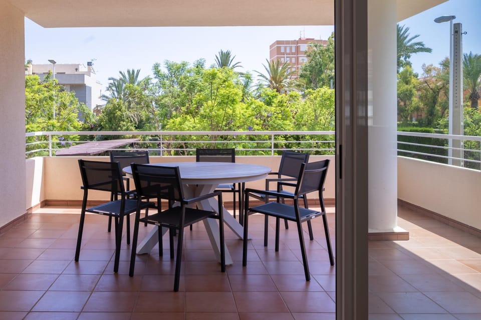 Off site, Balcony/Terrace