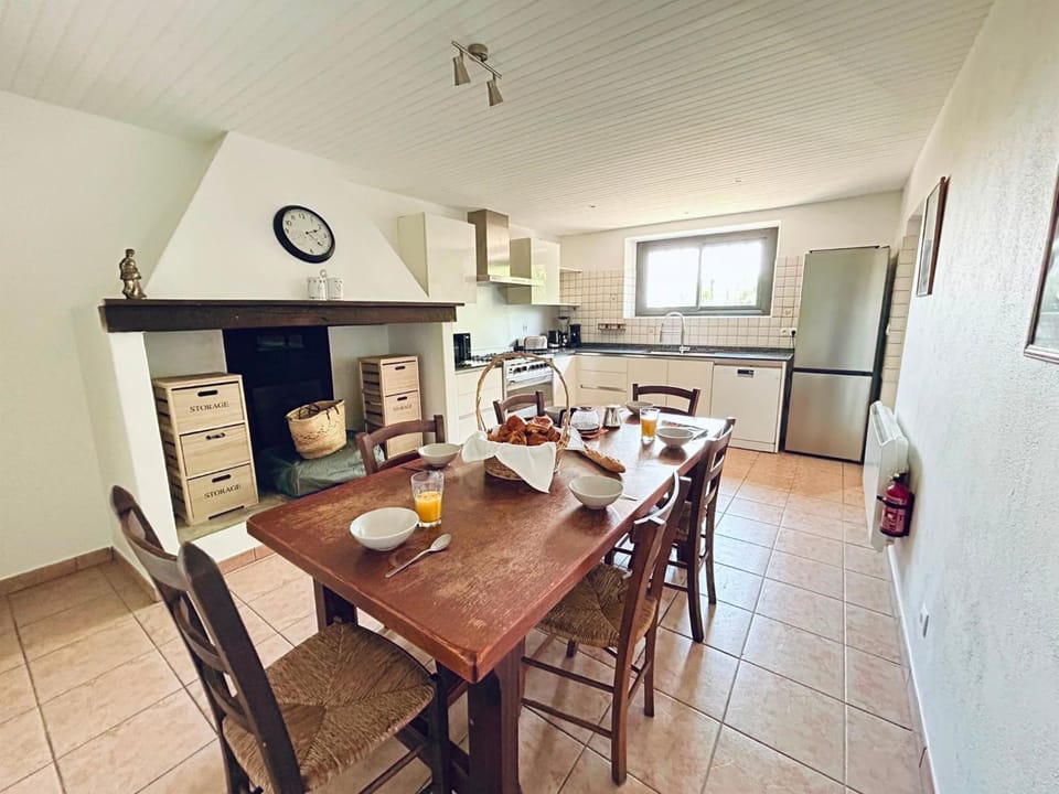 Dining area, stove, kitchen