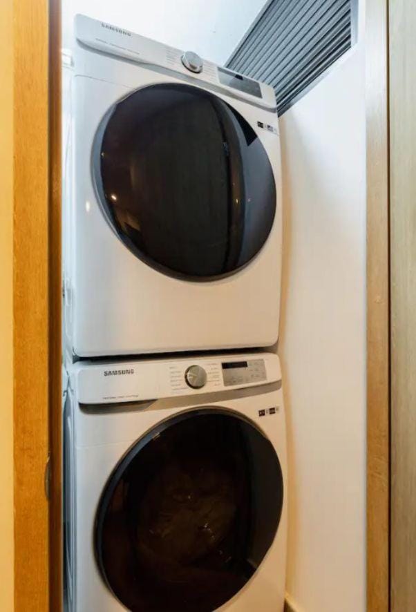 Amplio apartamento para 16 personas, 4 habitaciones, 4 baños con jacuzzi Apartment in Envigado