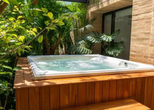 Amplio apartamento para 16 personas, 4 habitaciones, 4 baños con jacuzzi Apartment in Envigado