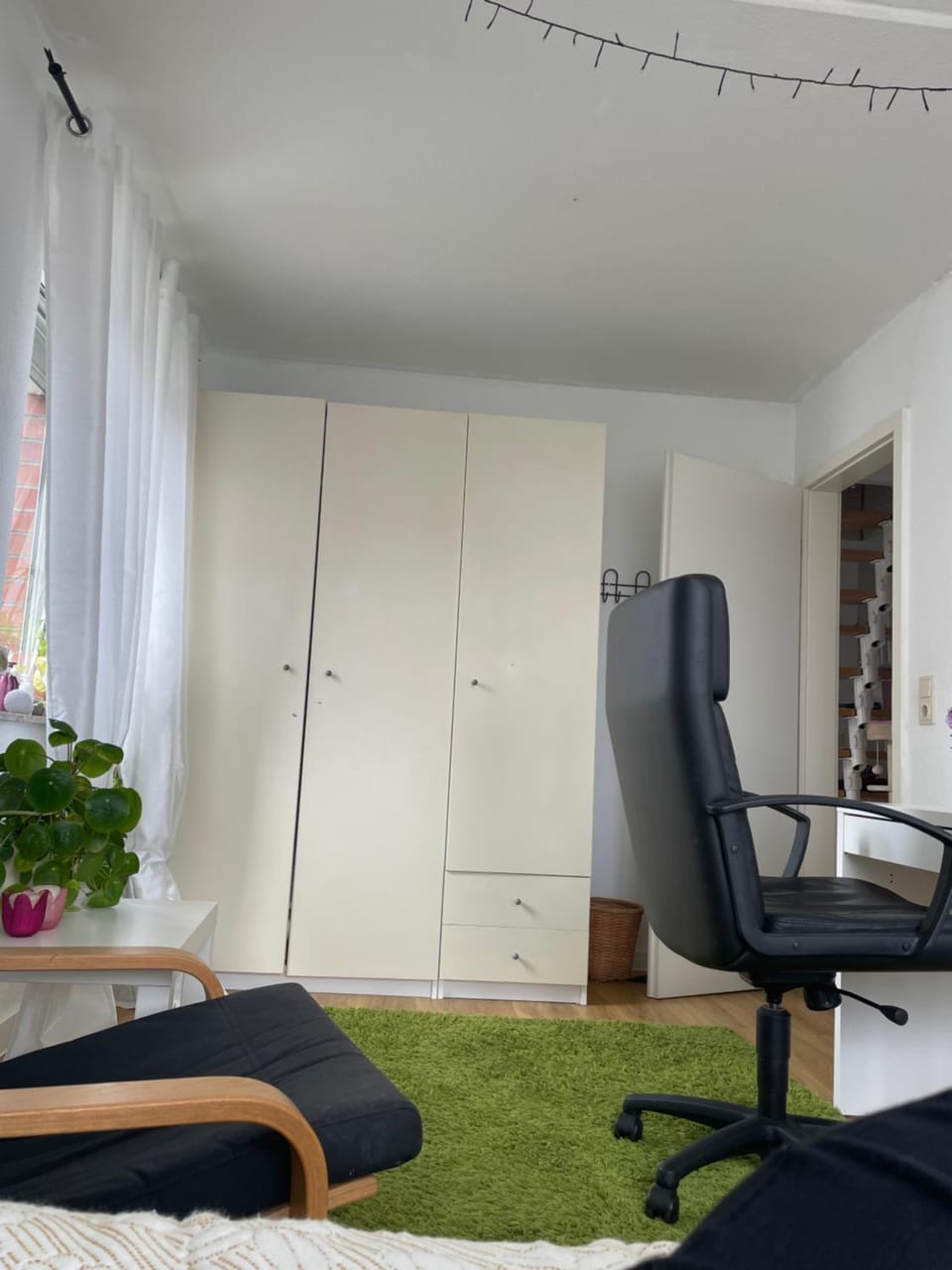 Photo of the whole room, Seating area, wardrobe