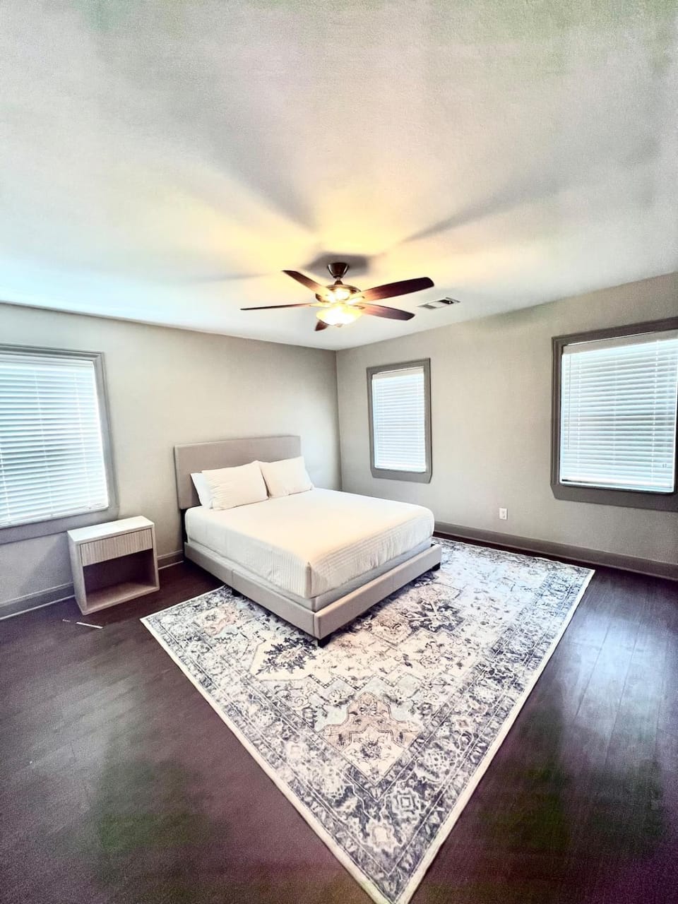 Cozy Graceful 2BR Near Downtown Houston & Med Center House in Harris County