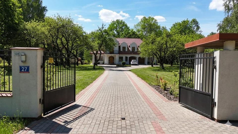 Property building, Spring, Garden, Garden view