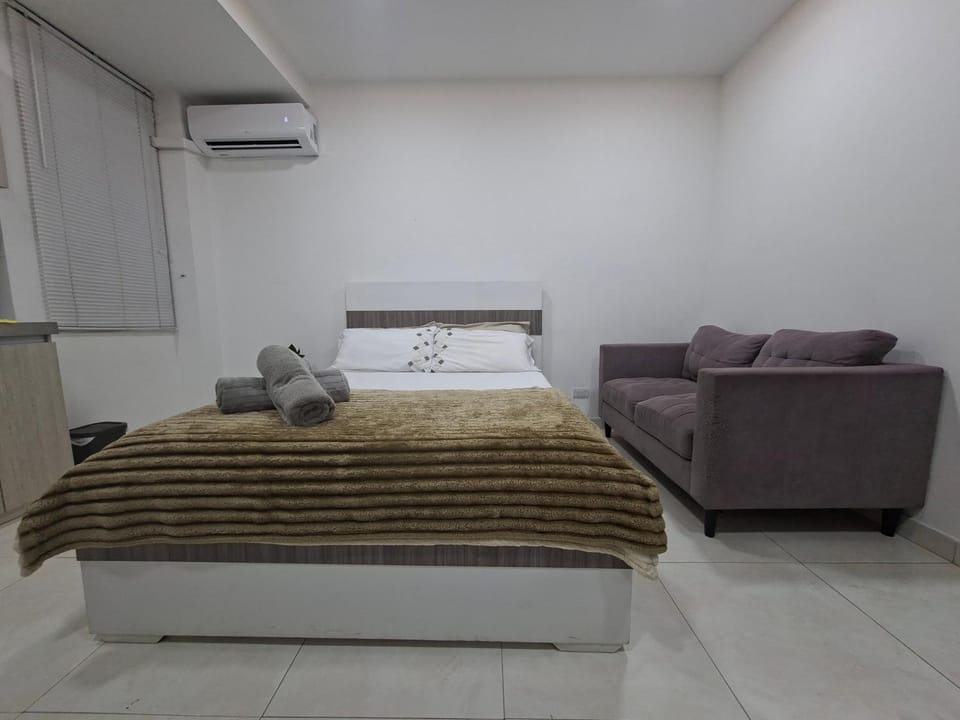 Loft 5 Minutos de Jardín plaza sector universitario Barrio el Ingenio Apartment in Cali