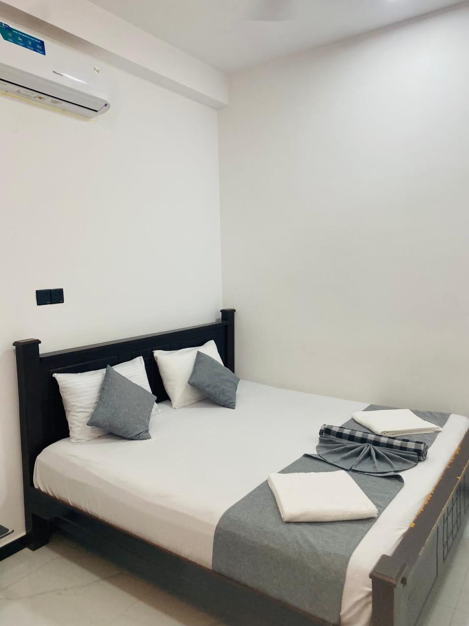 NRT Beach Hotel Bed and Breakfast in Sri Lanka