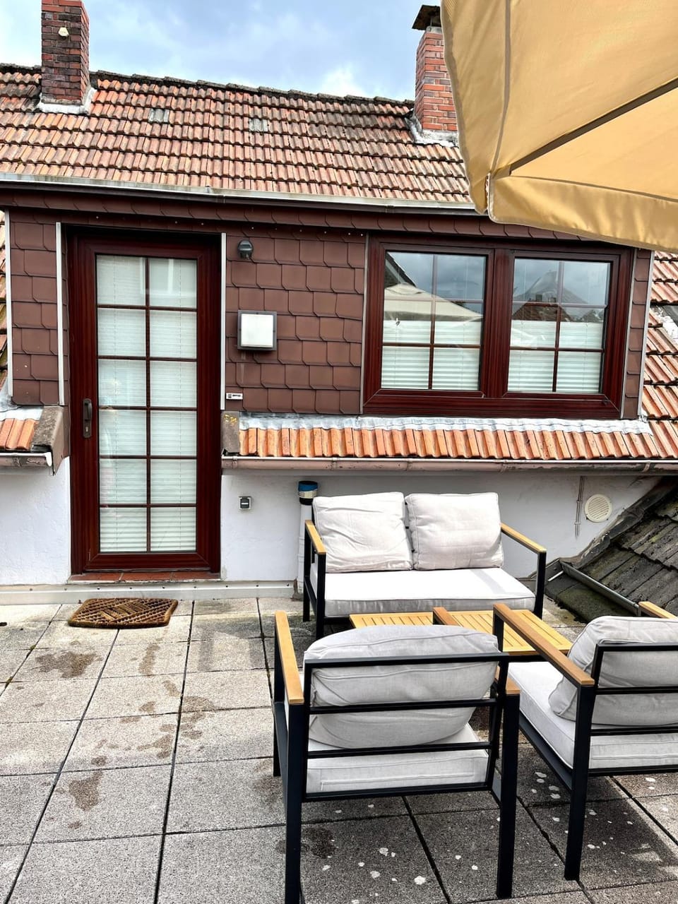 Property building, Balcony/Terrace, Balcony/Terrace, Seating area