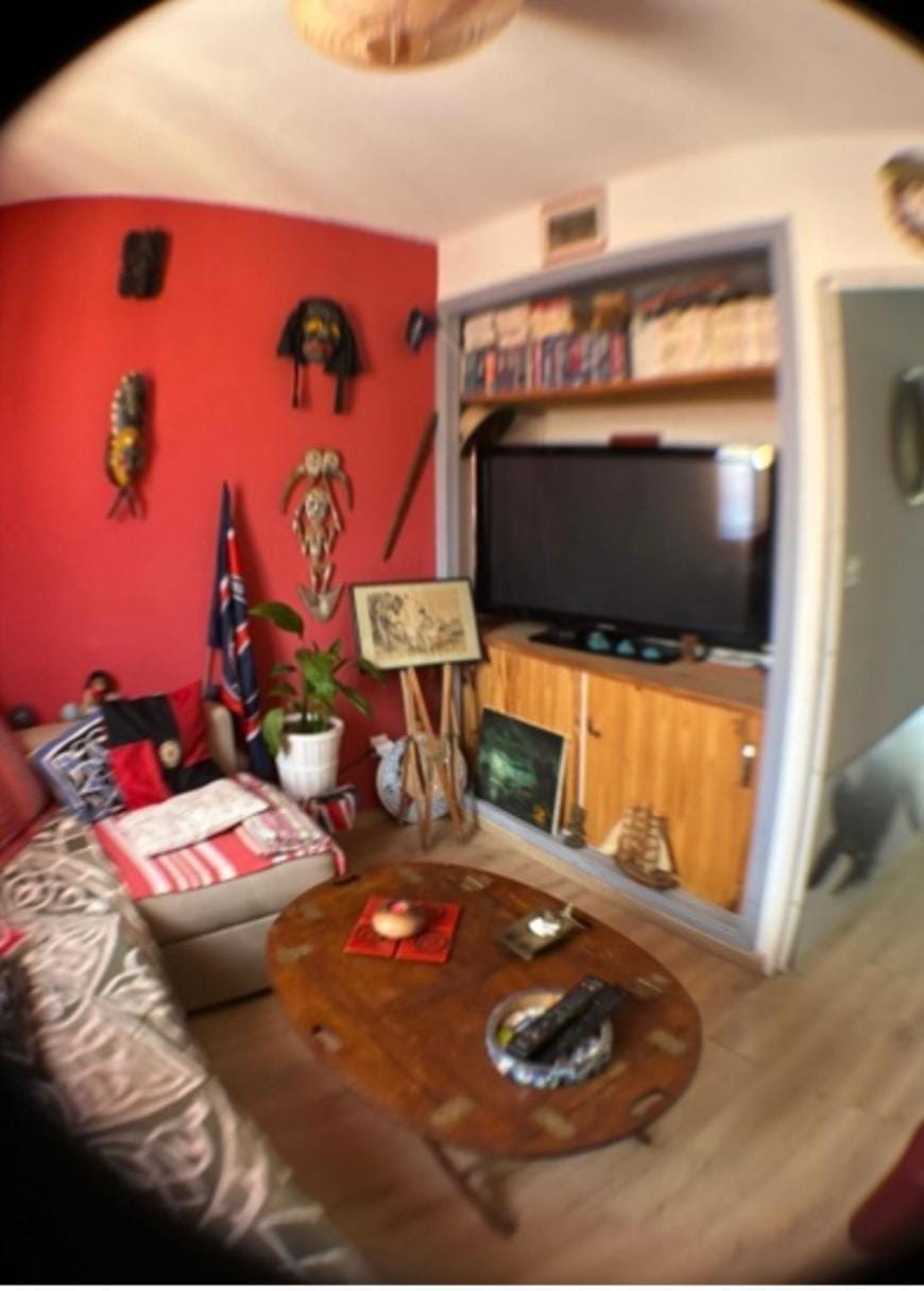 Communal lounge/ TV room