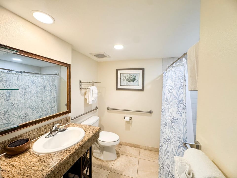Toilet, Bathroom, towels