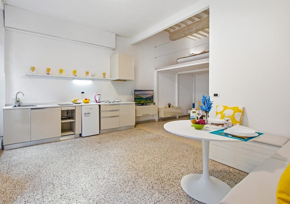 Living room, Dining area, kitchen