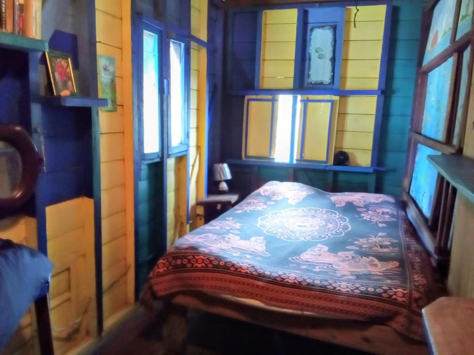 Kismet Inn DORM 20us per person Hostel in Hopkins