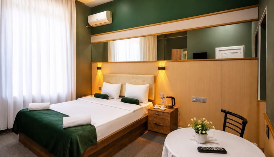 Bed, Photo of the whole room, Bedroom, air conditioner