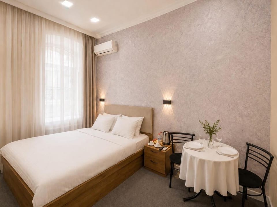 Bed, Photo of the whole room, Bedroom, air conditioner