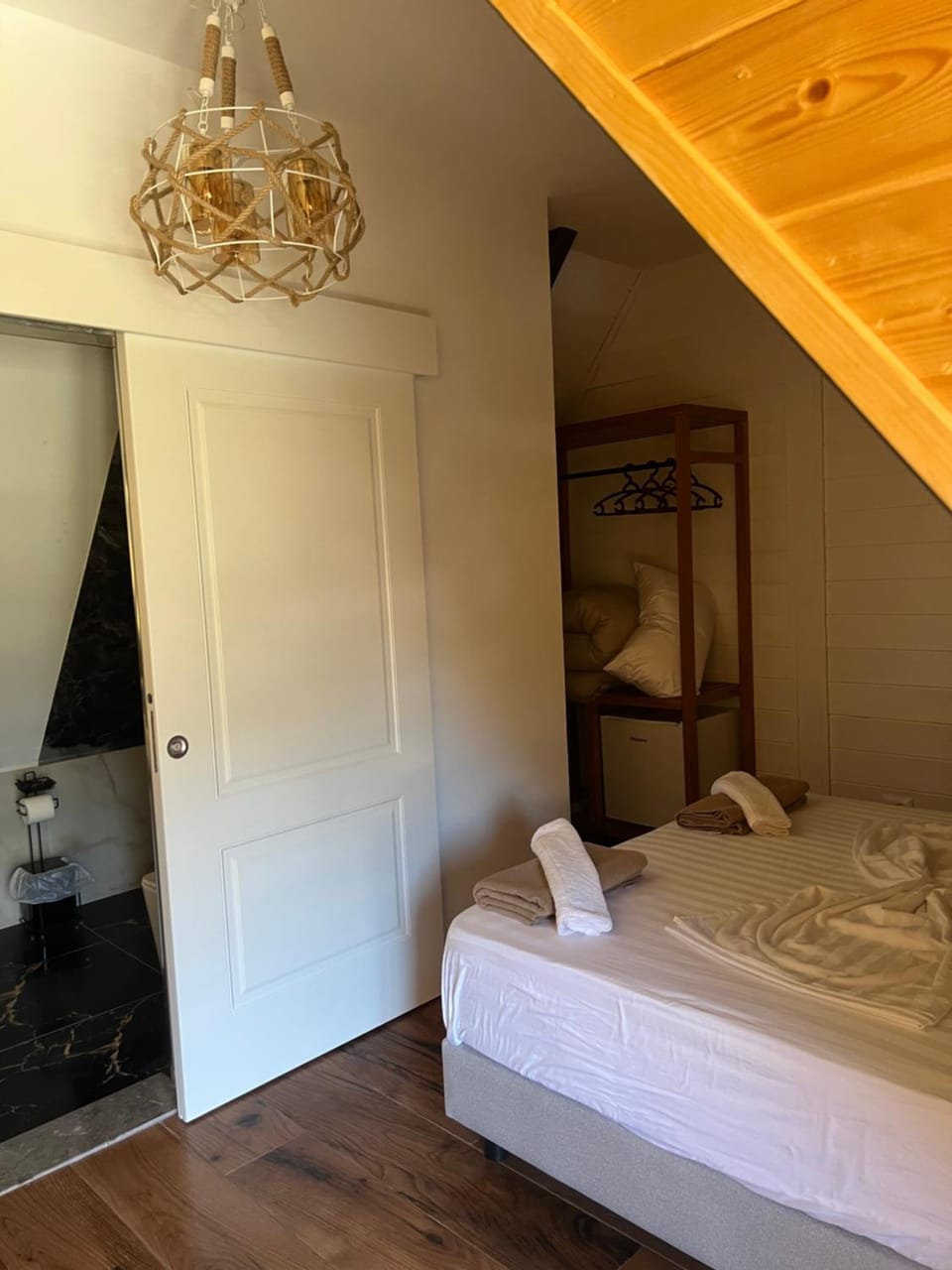 Bujtina streha e bjeshkeve Bed and Breakfast in Montenegro