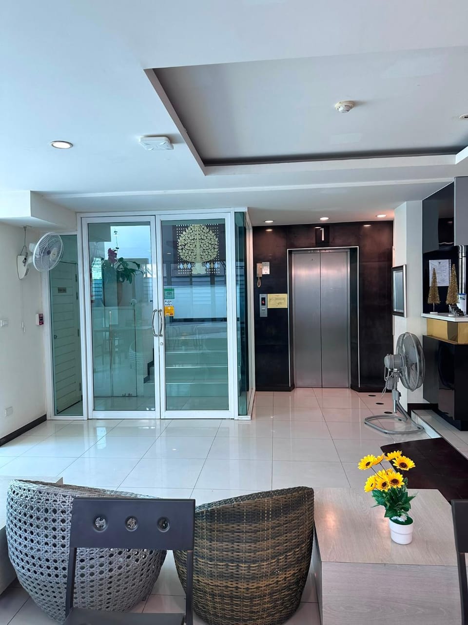 Yenna Apt Hotel in Kamala