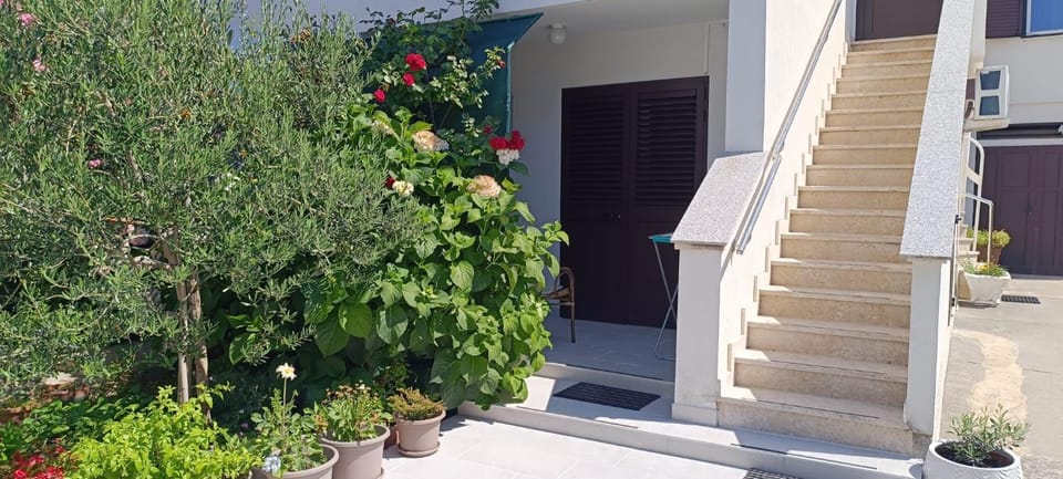 Beach apartment CECILIA Apartment in Lika-Senj County