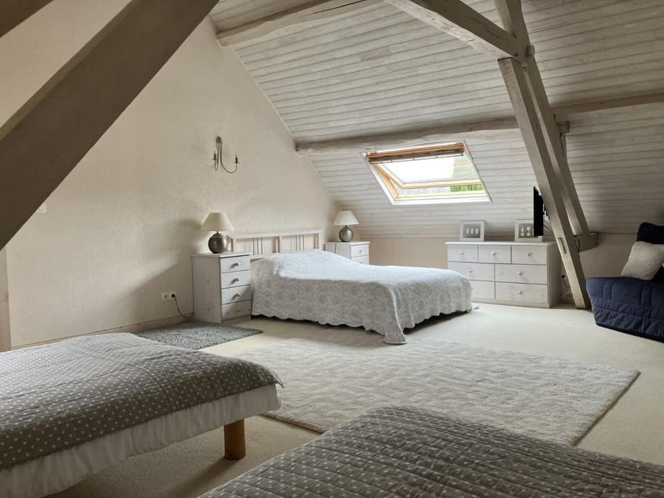 Bed, Bedroom