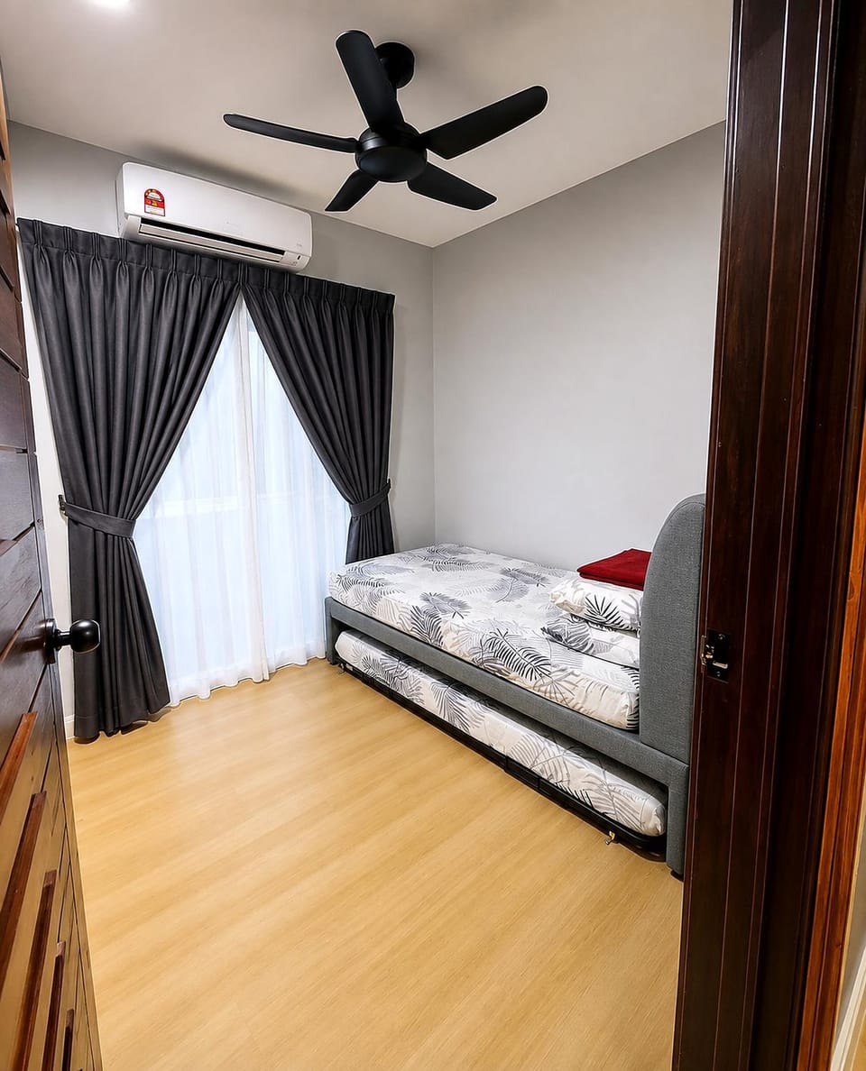 Bed, Bedroom, air conditioner