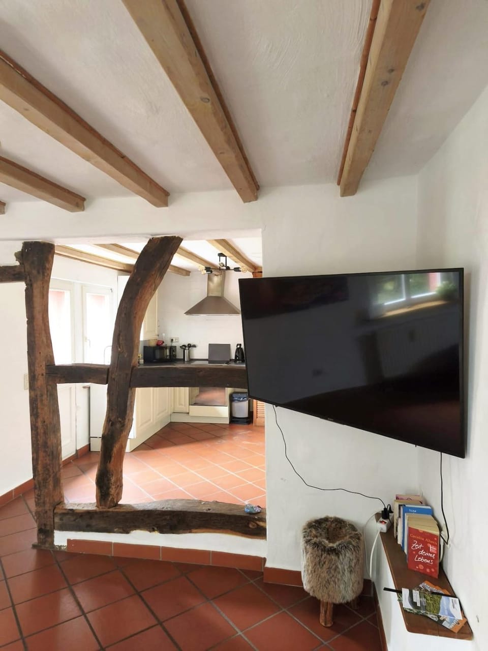 Communal lounge/ TV room, TV and multimedia, Kitchen or kitchenette, Photo of the whole room, Evening entertainment