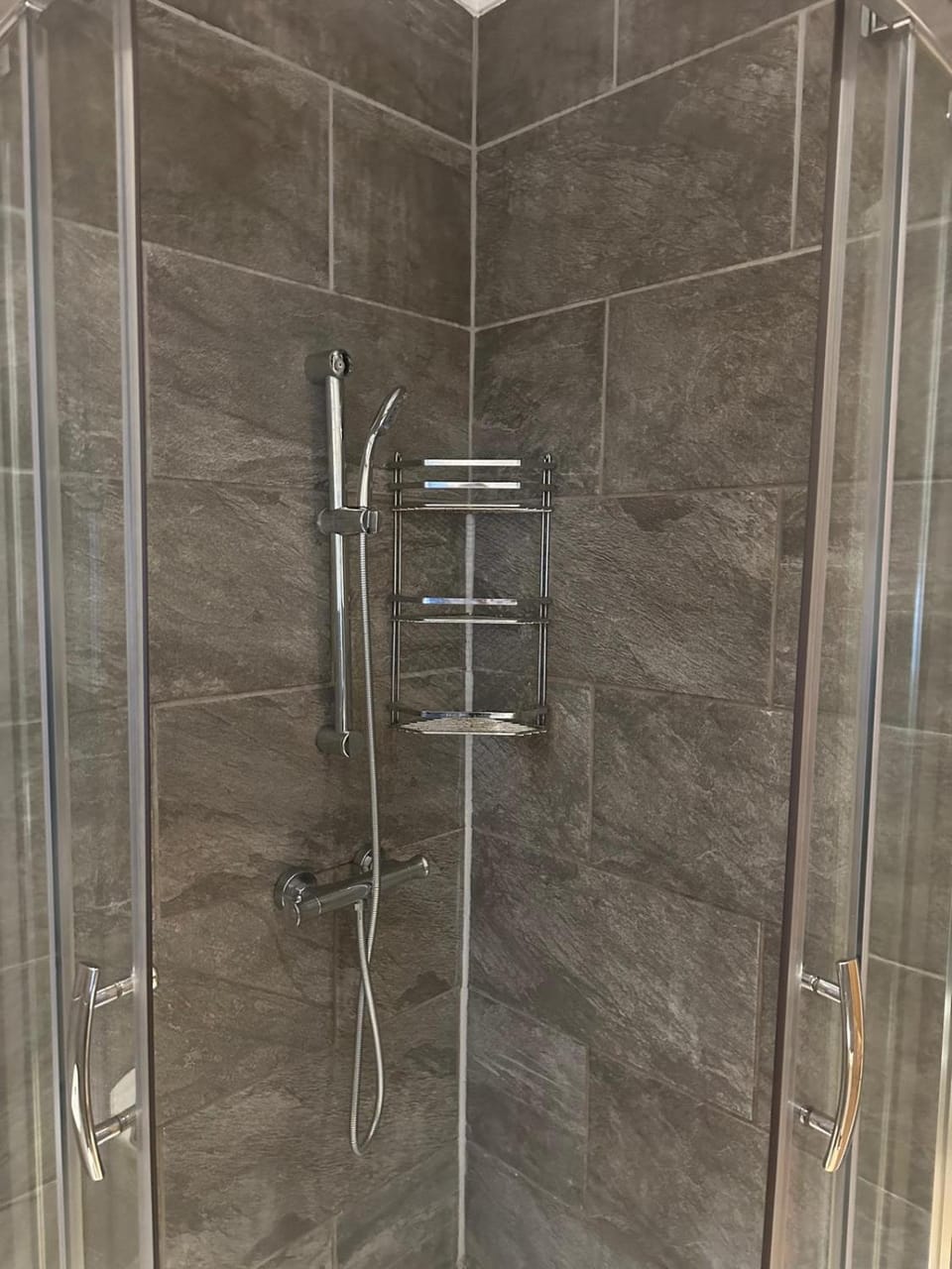 5 bedrooms in the heart of Salford Bed and Breakfast in Salford