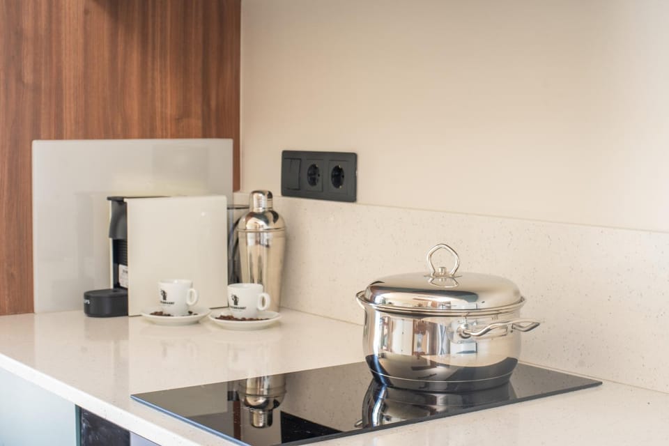 Coffee/tea facilities, Kitchen or kitchenette