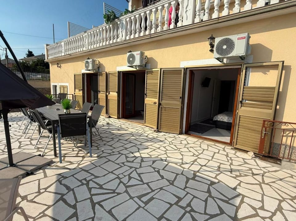 Property building, View (from property/room), Balcony/Terrace