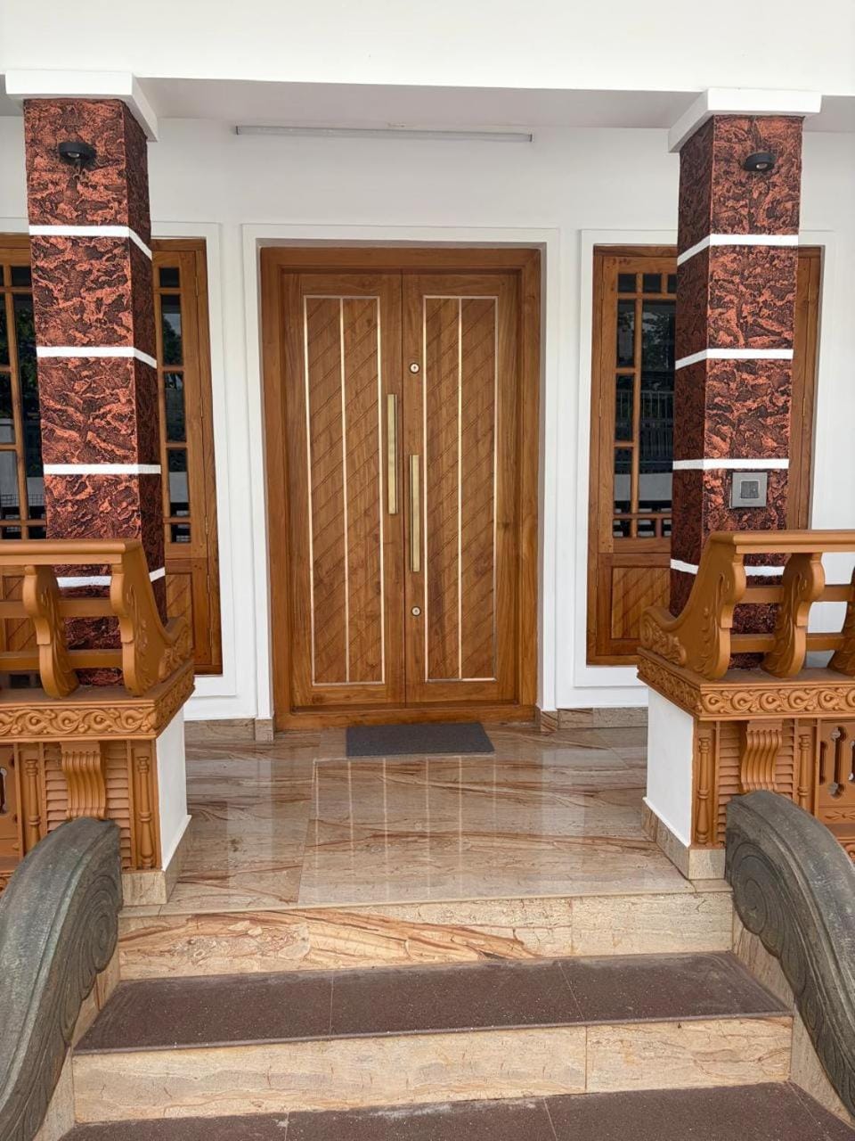 Facade/entrance