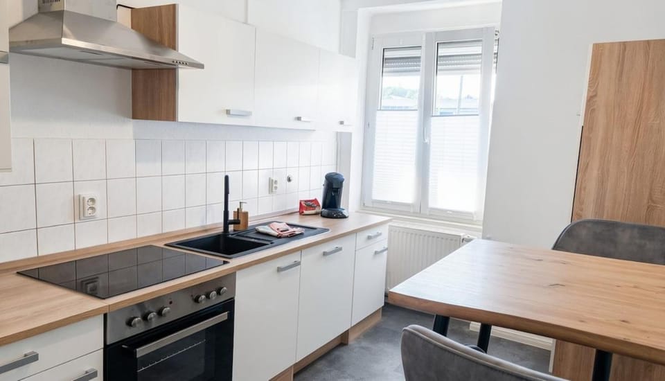 Dining area, kitchen