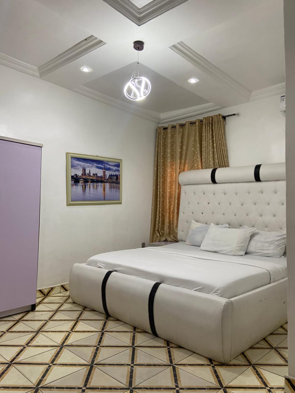 Hollysee Hotel & Suites Apartment in Lagos