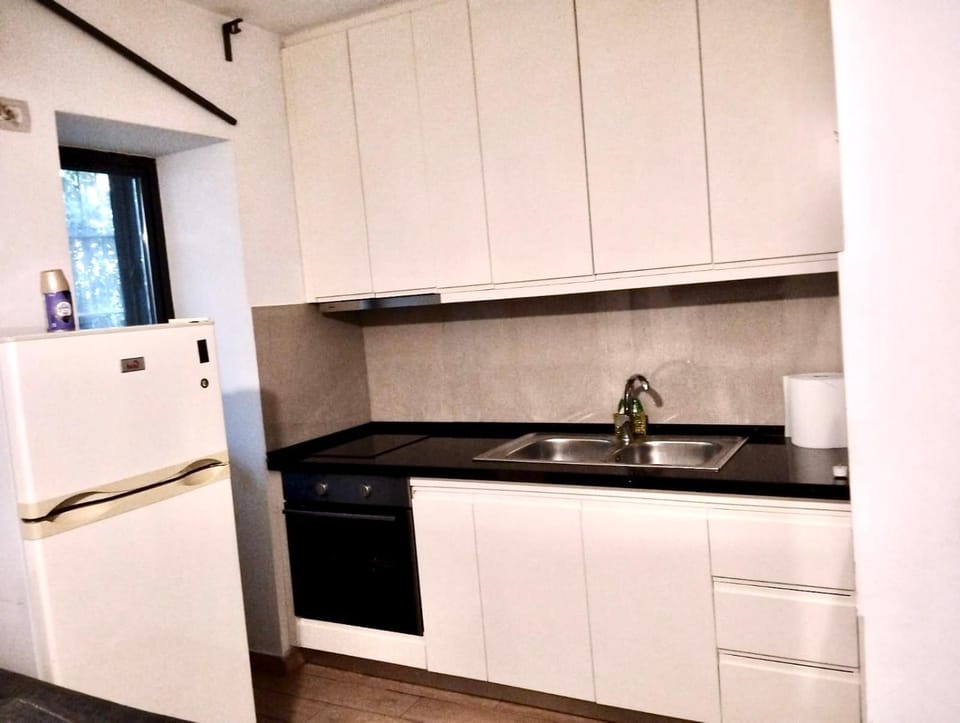 ARI'S APARTMENT - Blloku Tirana Lake Park Apartment in Tirana