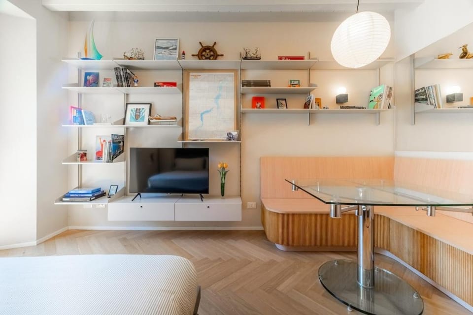 Lakeside Garden Studio Apartment in Laglio