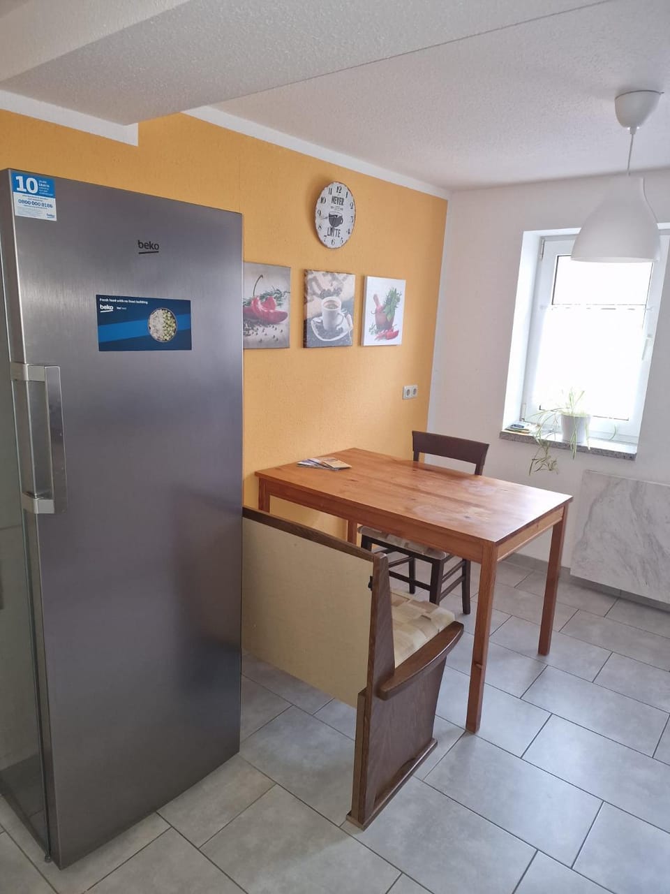 Seating area, kitchen