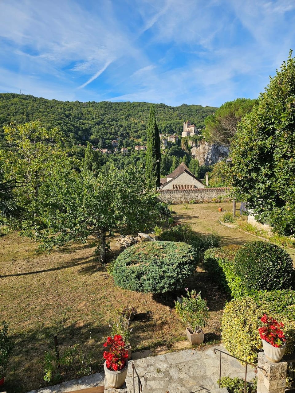 Nearby landmark, Natural landscape, Garden