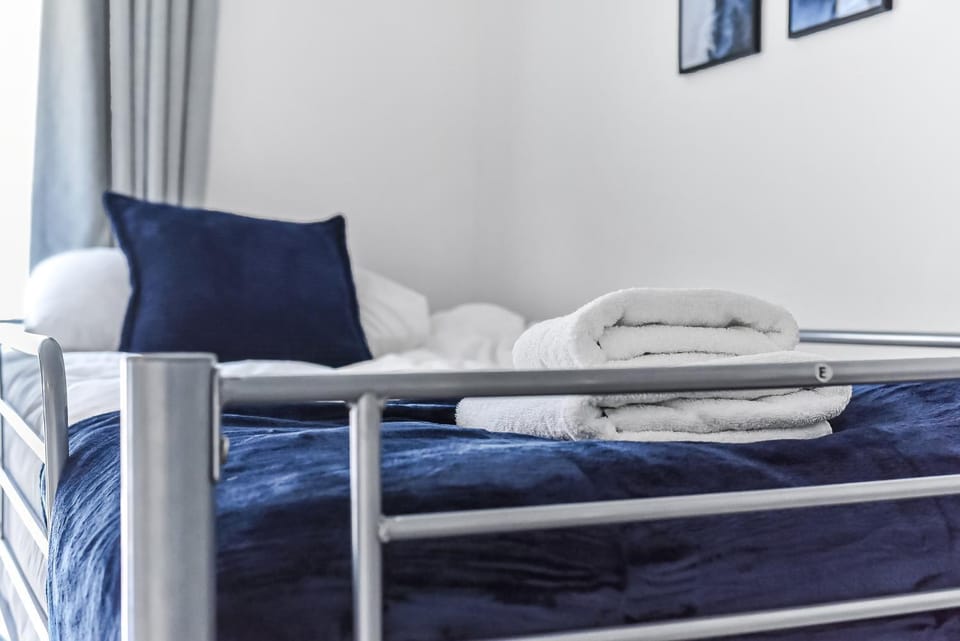 Camden Central Stay Steps from Tube Apartment in London Borough of Islington