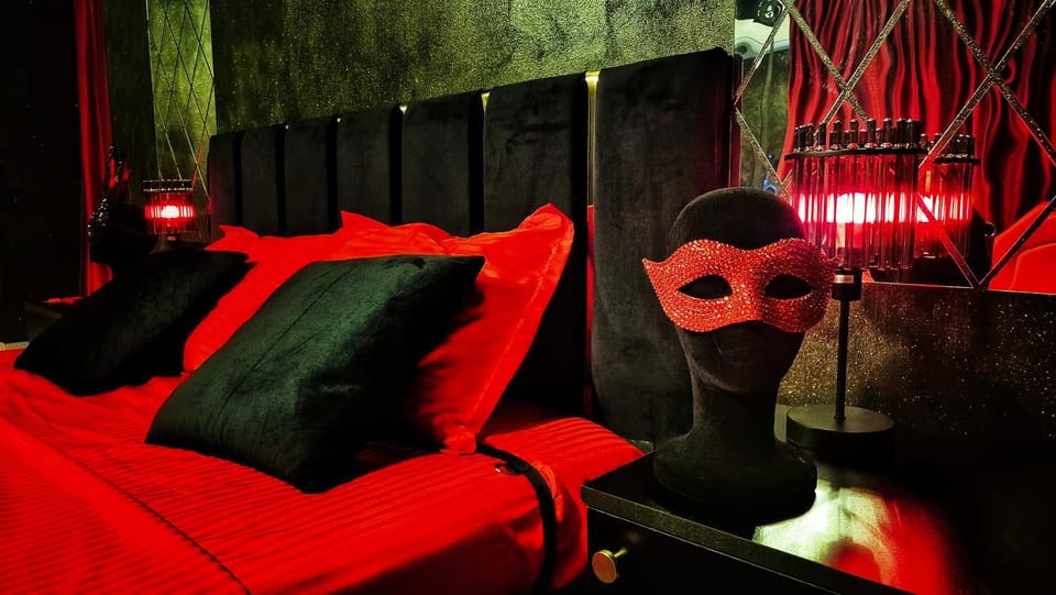 Red Room Mamaia Apartment in Constanța County