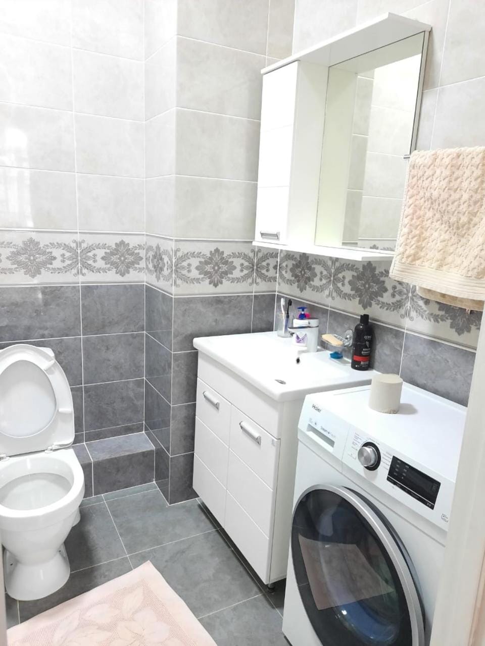 Shower, Toilet, Bathroom, washing machine