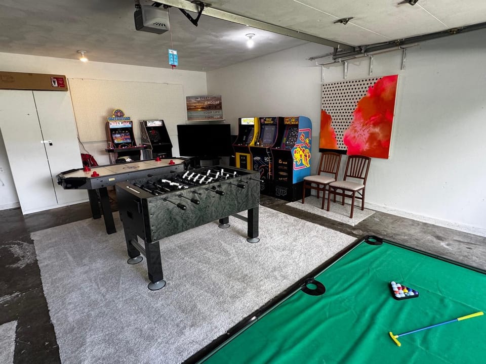 Billiard, Game Room, Entertainment