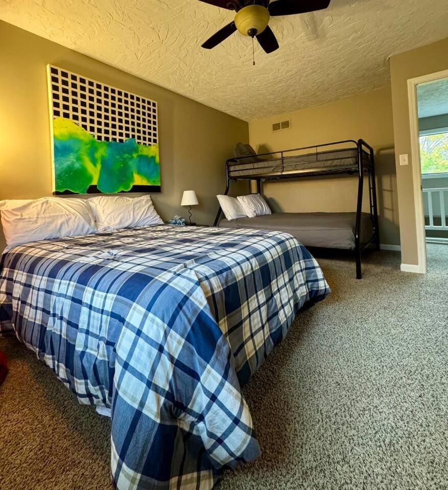 Bed, Photo of the whole room, Bedroom, bunk bed