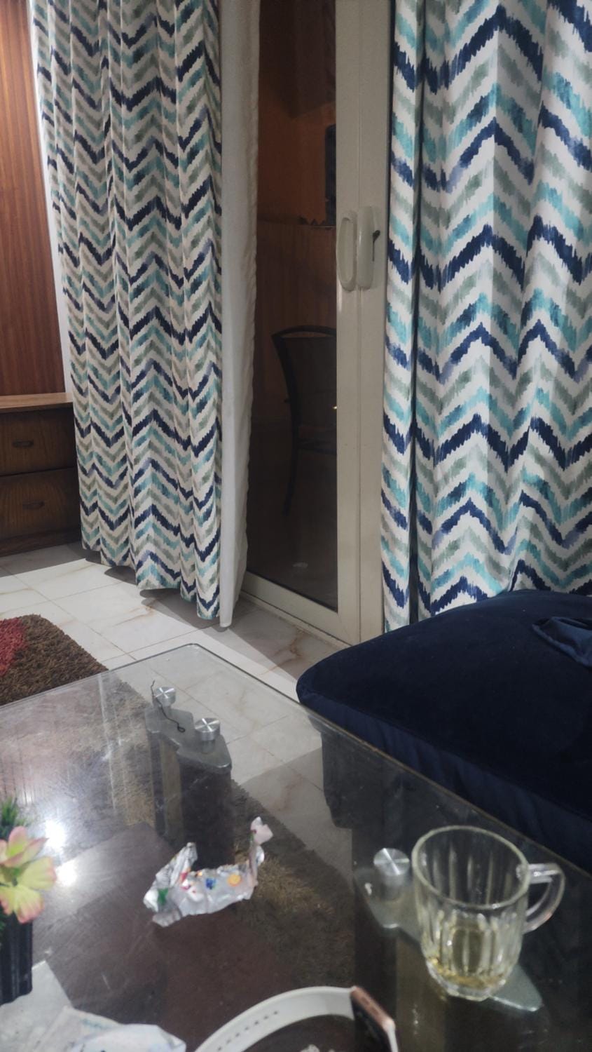 Bed, Living room, Photo of the whole room, Seating area, Bedroom