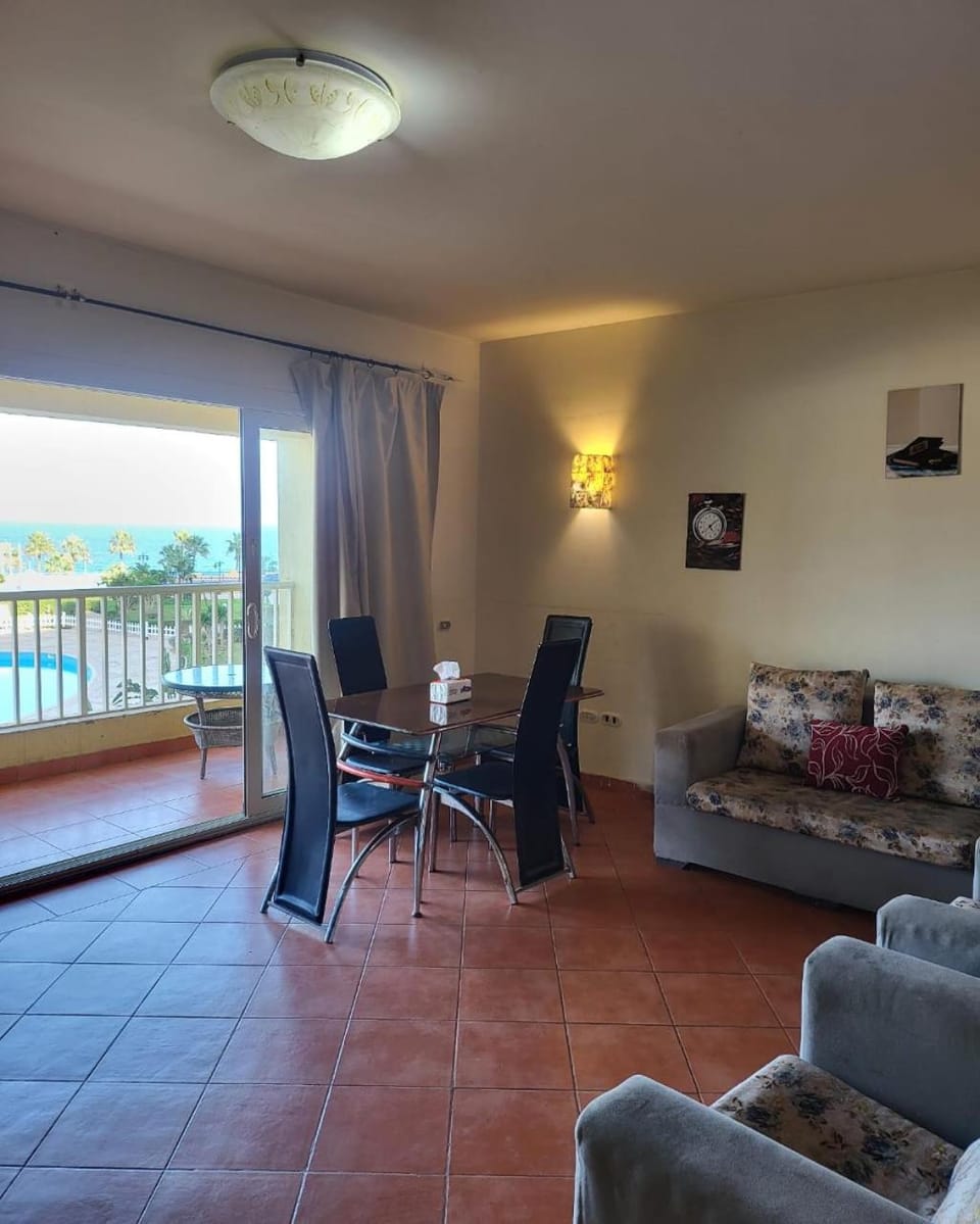 Natural landscape, View (from property/room), Balcony/Terrace, Living room, Seating area, Dining area