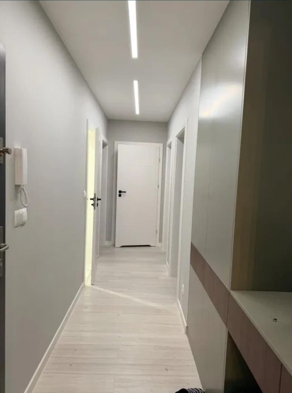 Property building, Restaurant/places to eat, Breakfast