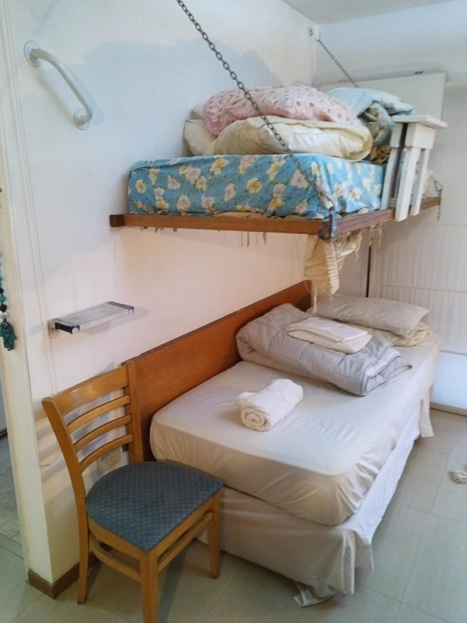 Bed, bunk bed