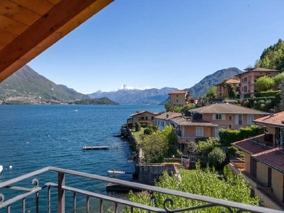 Balcony/Terrace, Lake view
