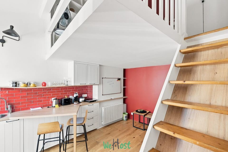 Charming apt steps from Notre-Dame & the Seine Apartment in Paris