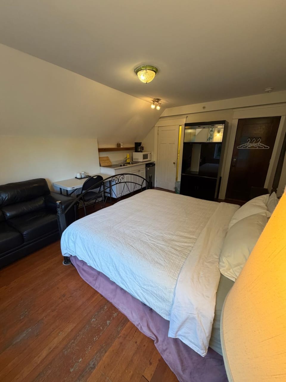 Van Guesthouse Vacation rental in Vancouver
