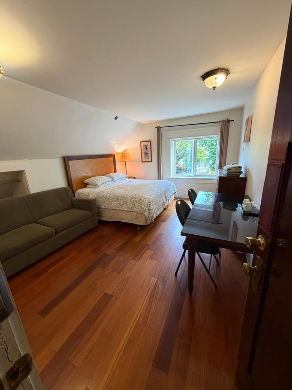 Van Guesthouse Vacation rental in Vancouver