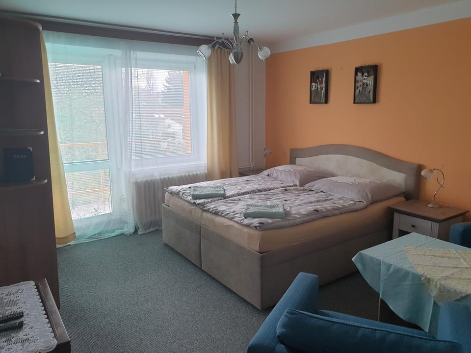 Bed, Bathroom, TV and multimedia, Coffee/tea facilities, View (from property/room), Balcony/Terrace, Photo of the whole room, Seating area, Bedroom, Garden view, Inner courtyard view, flat iron, furniture, heating, internet, minibar, towels, wardrobe